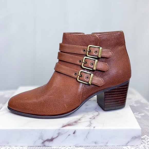 Clarks Maypearl Rayna Ankle Boot in Dark Tan Women's Boots - Picture 2 of 12